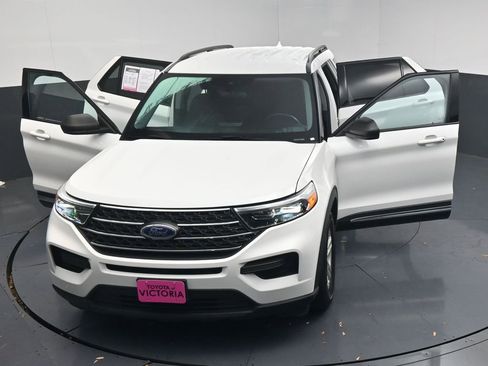 Used 2024 Ford Explorer XLT image 31