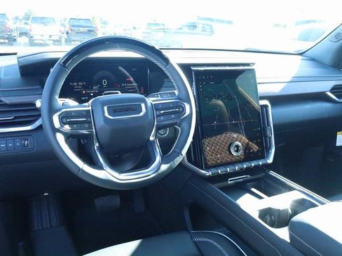 New 2026 GMC Acadia Denali w/ Super Cruise Package image 2