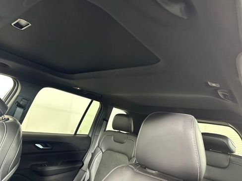 Used 2023 Jeep Grand Cherokee Altitude image 12