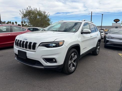 Used 2019 Jeep Cherokee Limited image 2