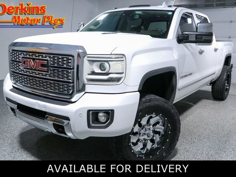 Used 2016 GMC Sierra 2500 Denali w/ Duramax Plus Package AWD/4WD image 1