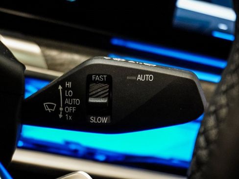 Used 2023 BMW 760i xDrive w/ Luxury Rear Seating Package image 21