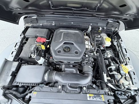 Used 2023 Jeep Wrangler Sport S image 33