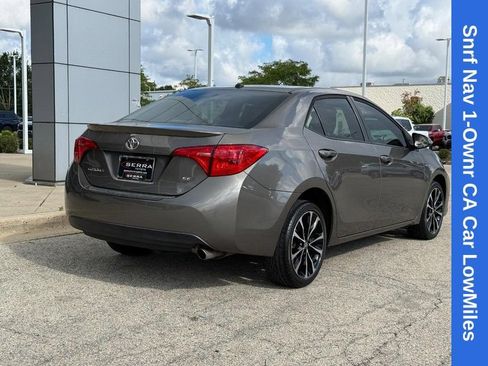 Used 2019 Toyota Corolla SE w/ SE Premium Package FWD image 3