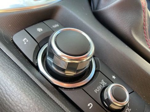 Used 2017 MAZDA MX-5 Miata RF Grand Touring image 38