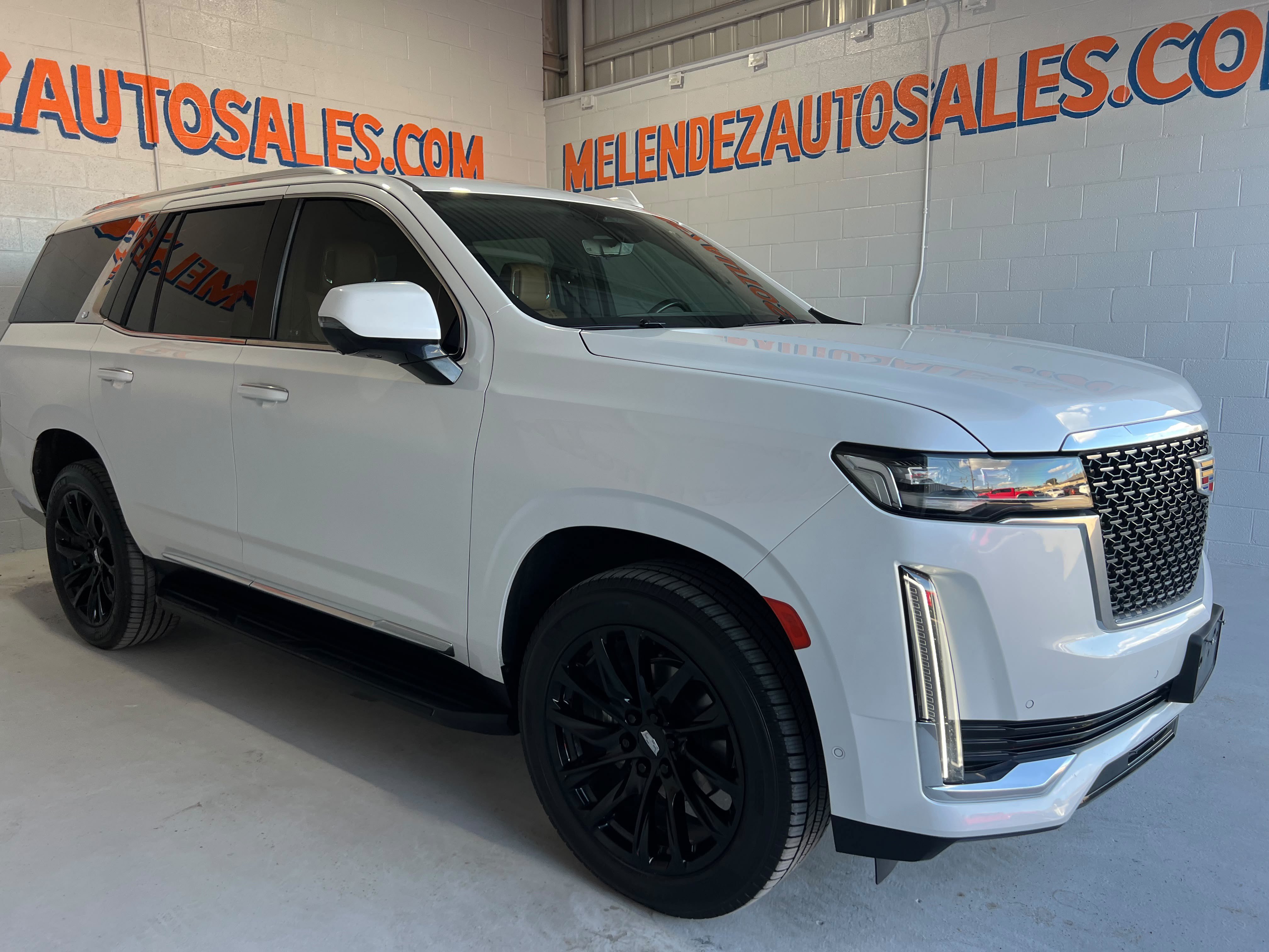 Used 2022 Cadillac Escalade Premium Luxury AWD/4WD image 5