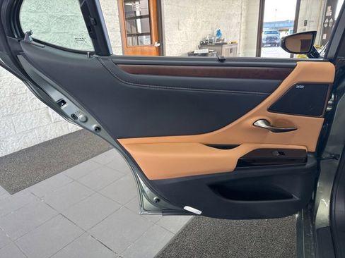 New 2025 Lexus ES 350 Ultra Luxury image 41