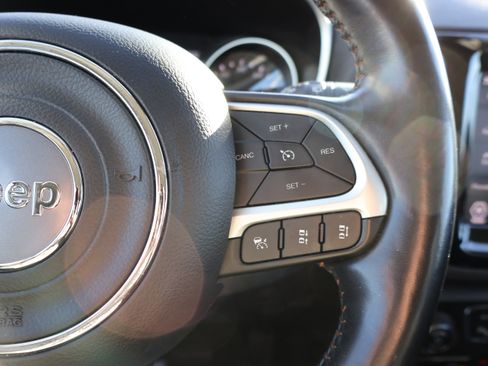 Used 2021 Jeep Compass Limited image 37