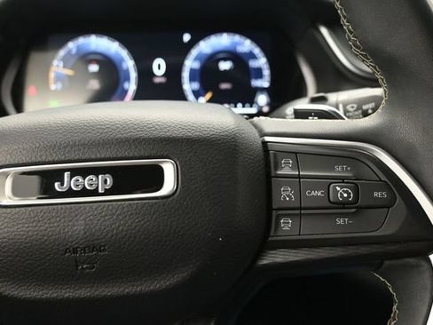 Used 2023 Jeep Grand Cherokee L Laredo RWD image 28