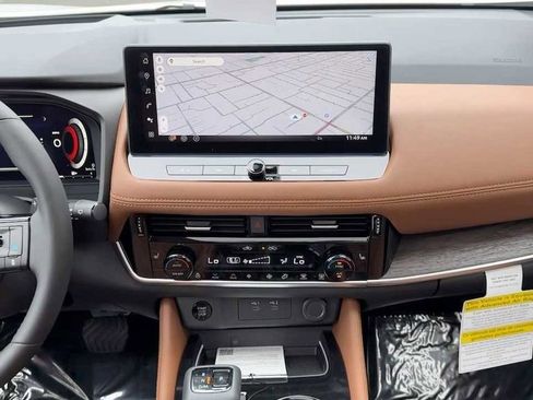 New 2026 Nissan Rogue Platinum w/ Platinum Premium Package image 13