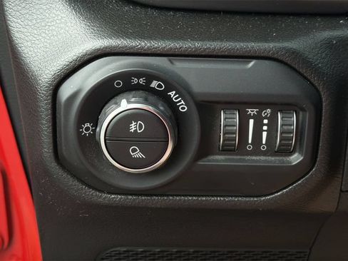 Used 2022 Jeep Gladiator Sport AWD/4WD image 34