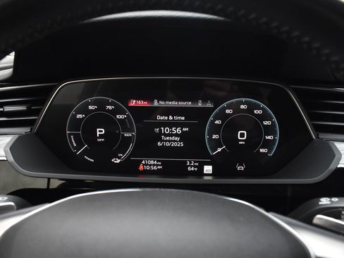 Used 2021 Audi e-tron Premium Plus w/ Premium Plus Package image 32