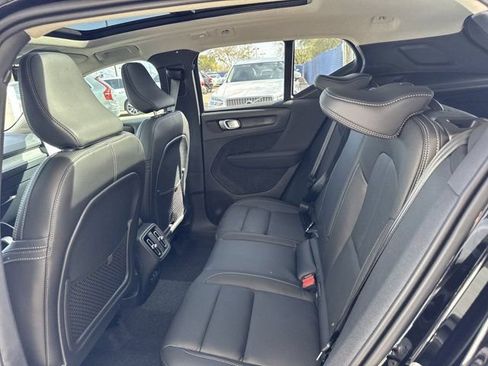 Certified 2025 Volvo XC40 B5 Core w/ Protection Package Premier AWD/4WD image 19