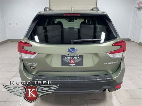 Used 2020 Subaru Forester Premium AWD/4WD image 5