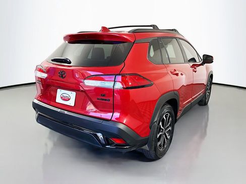 Used 2024 Toyota Corolla Cross SE image 5