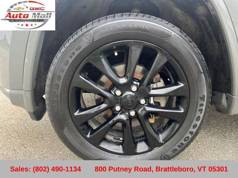 Used 2019 Jeep Grand Cherokee Altitude AWD/4WD image 29