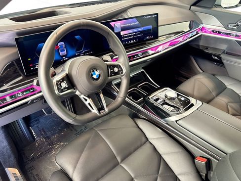 Used 2025 BMW 740i xDrive 740i xDrive w/ Premium Package image 9
