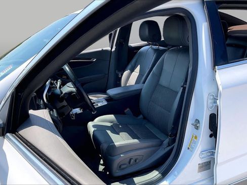 Used 2016 Chevrolet Impala LT w/ Convenience Package FWD image 8