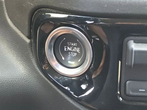 Certified 2025 GMC Sierra 1500 SLT AWD/4WD image 26