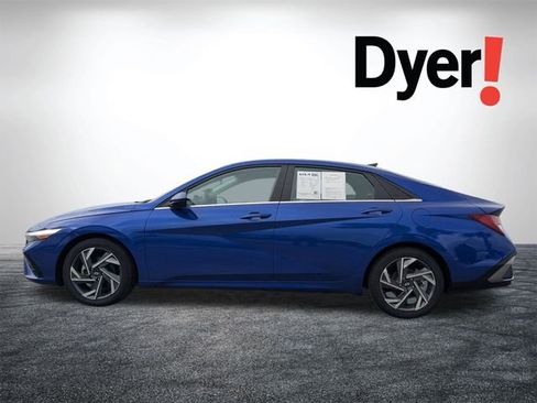 Used 2025 Hyundai Elantra SEL image 7
