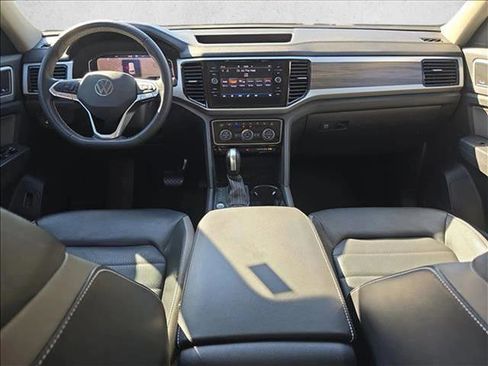 Used 2021 Volkswagen Atlas SEL Premium image 17