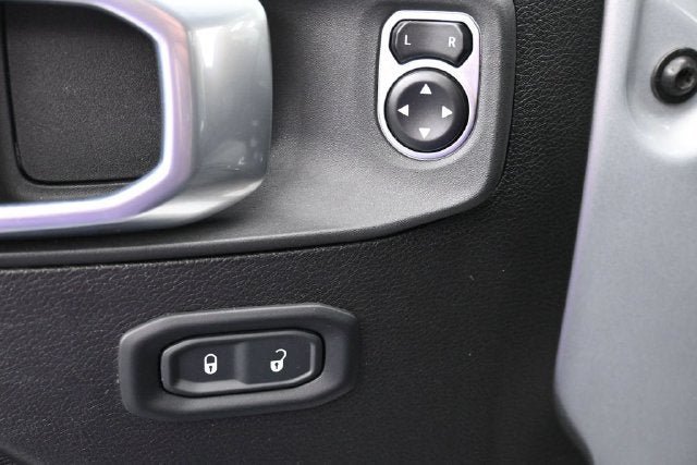 Used 2024 Jeep Wrangler Unlimited Rubicon AWD/4WD image 16