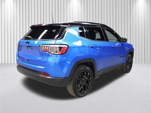 Used 2023 Jeep Compass Altitude w/ Convenience Group image 3