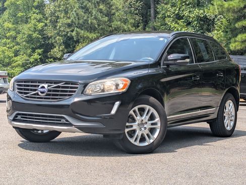 Used 2016 Volvo XC60 T5 w/ Proximity Package FWD image 4