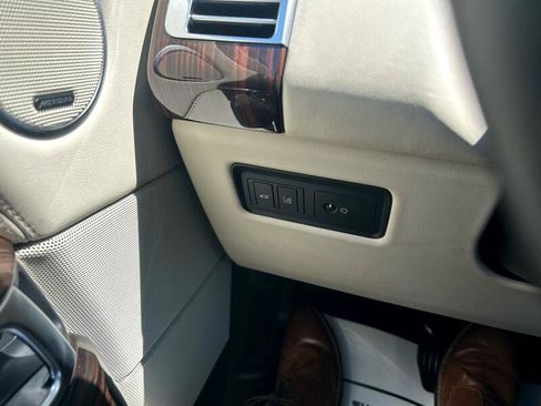 Used 2016 Land Rover Range Rover HSE image 19