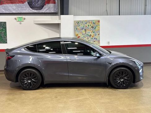 Used 2023 Tesla Model Y Long Range AWD/4WD image 41