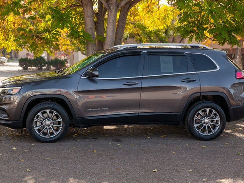 Used 2019 Jeep Cherokee Latitude Plus w/ Cold Weather Group image 8