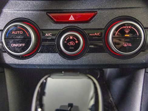 Used 2019 Subaru Crosstrek 2.0i Limited w/ Moonroof Package w/Navigation image 20