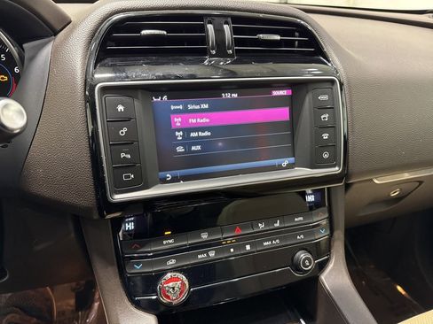 Used 2018 Jaguar F-PACE Prestige image 23