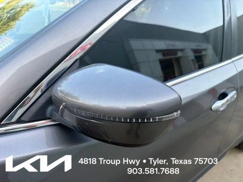 Used 2019 Nissan Rogue S w/ Special Edition Package FWD image 5