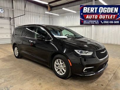Used 2023 Chrysler Pacifica Touring-L