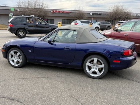 Used 2003 MAZDA MX-5 Miata SE image 12