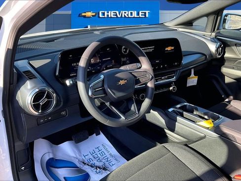 New 2026 Chevrolet Equinox EV LT FWD image 7