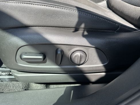 Used 2020 Buick Encore GX Select w/ Experience Buick Package FWD image 13