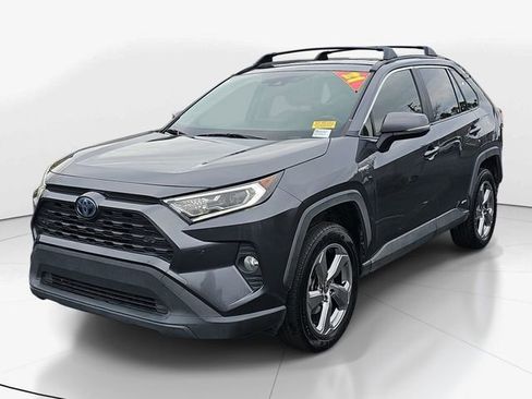Used 2021 Toyota RAV4 XLE Premium image 7
