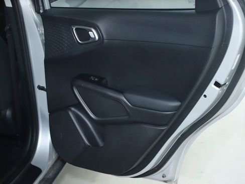 Used 2020 Kia Soul S image 31