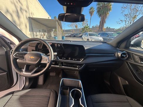 Used 2025 Chevrolet Equinox LT image 33