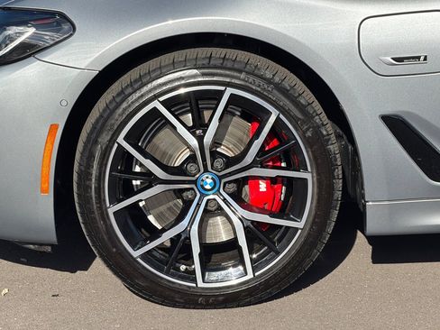 Used 2023 BMW 530e w/ M Sport Package image 37
