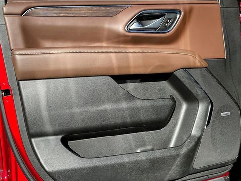 Used 2024 Chevrolet Suburban High Country image 27