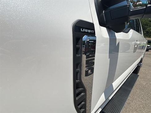 Used 2024 Ford F250 Lariat w/ Lariat Ultimate Package AWD/4WD image 14