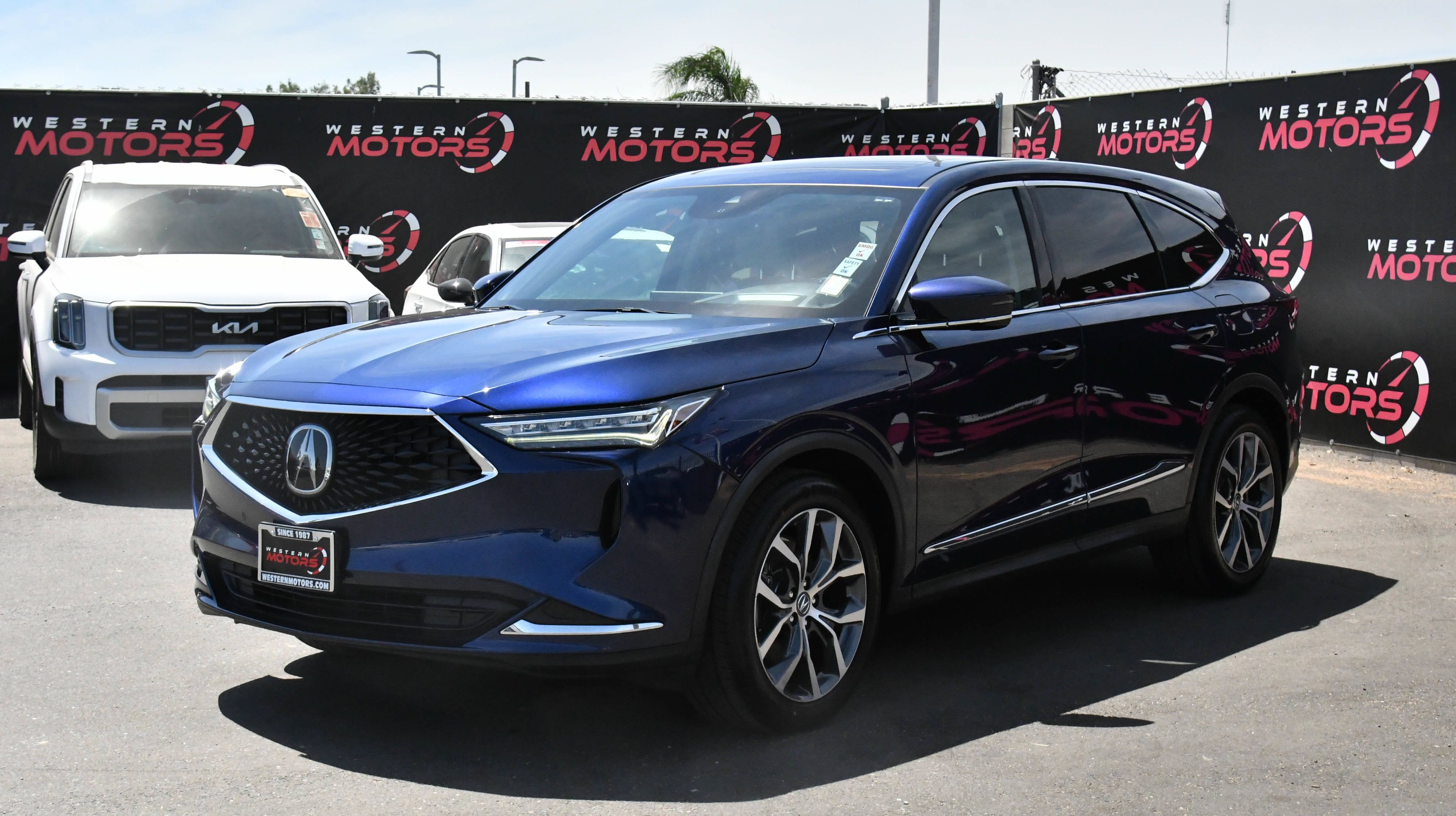 Used 2022 Acura MDX w/ Technology Package FWD image 3