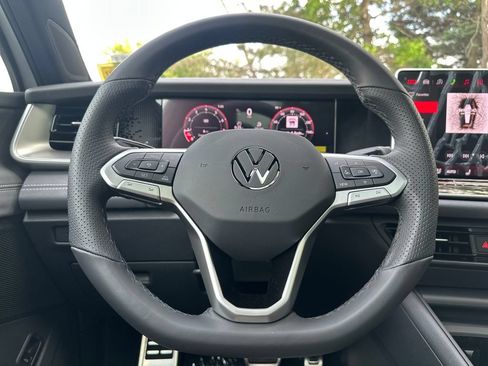 New 2026 Volkswagen Tiguan SE R-Line AWD/4WD image 12