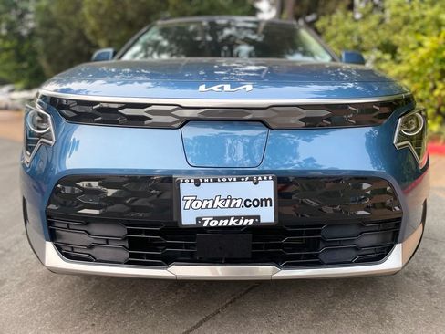 Certified 2023 Kia Niro Wind w/ Wind Preserve Package FWD image 8