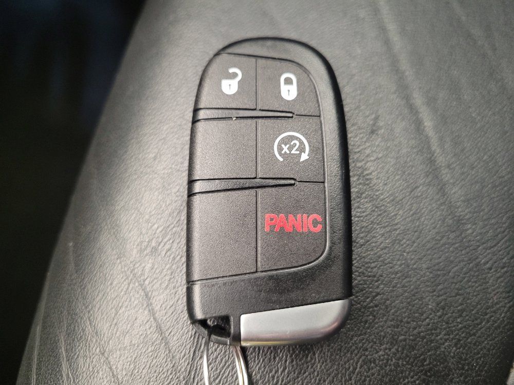 Used 2019 Jeep Cherokee Limited AWD/4WD image 32