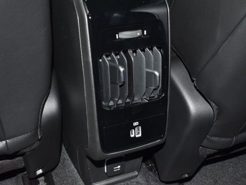 New 2026 Jeep Compass Latitude w/ Sun and Sound Group image 28