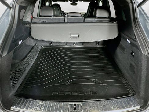 Used 2020 Porsche Cayenne Turbo AWD/4WD image 22